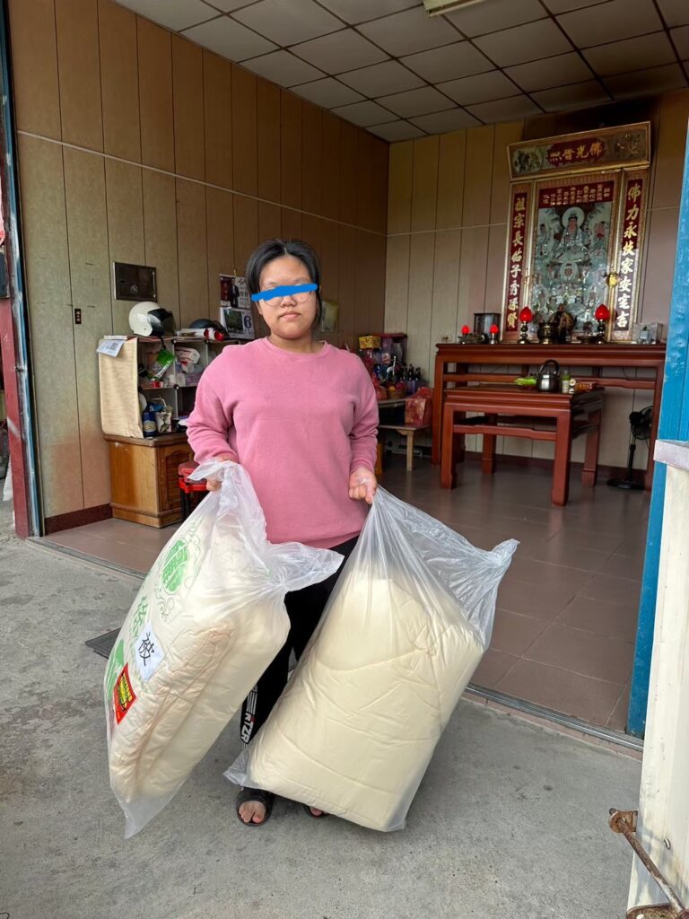寒冬送暖—棉被捐贈